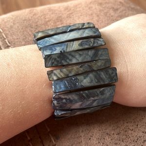Mother of pearl bracelet stretch